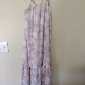 Women's pink floral maxi dress size‎ medium